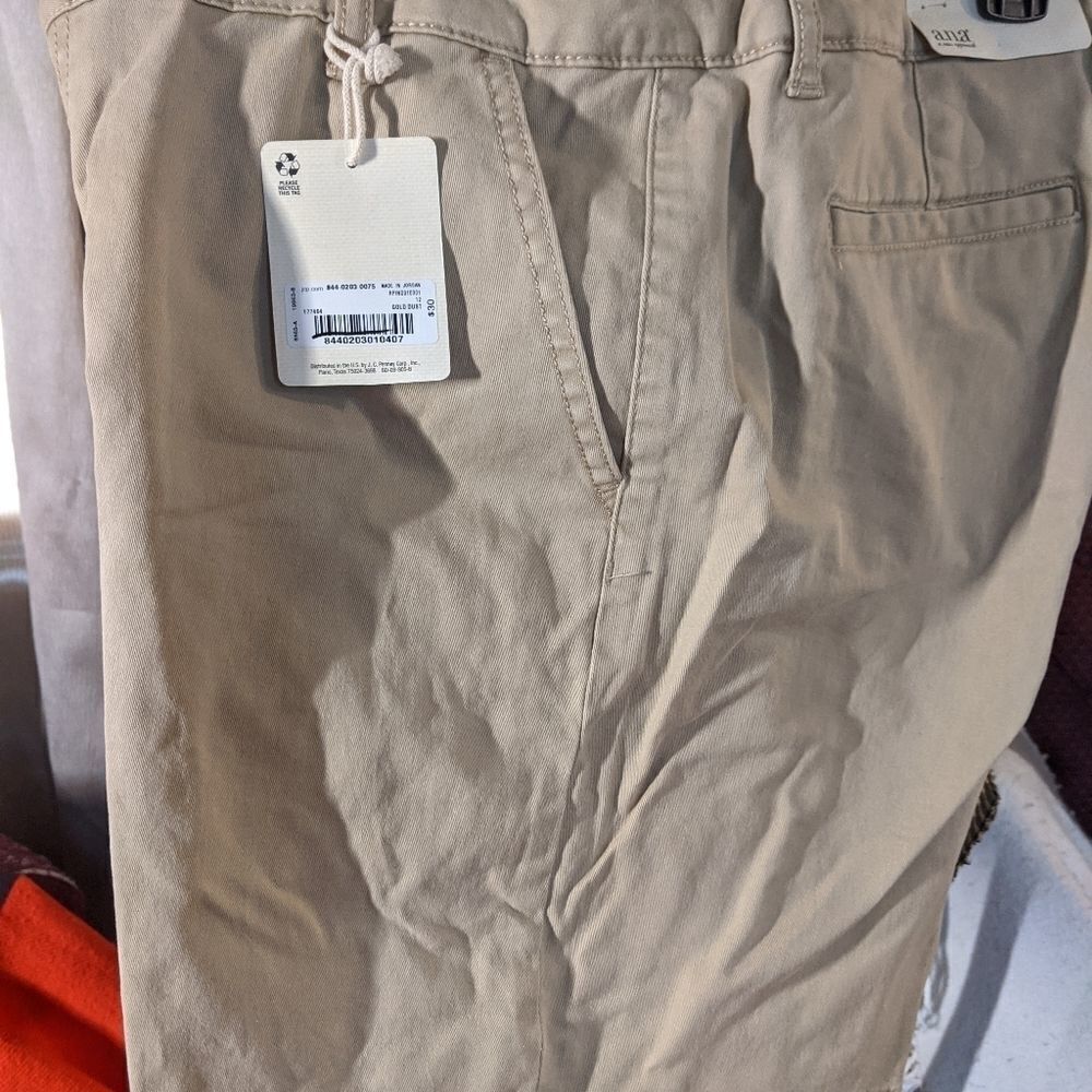 A.n.a a new approach men'sshort size 12